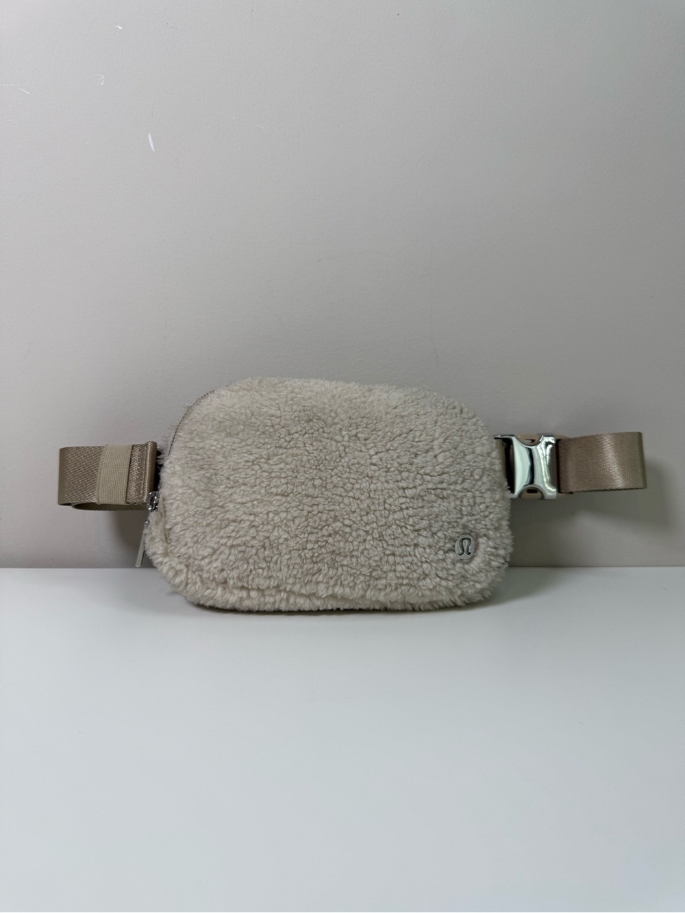 Lululemon | Fleece Everywhere Belt Bag Sherpa Crossbody Waist Bag | Beige | O/S - Picture 16 of 16